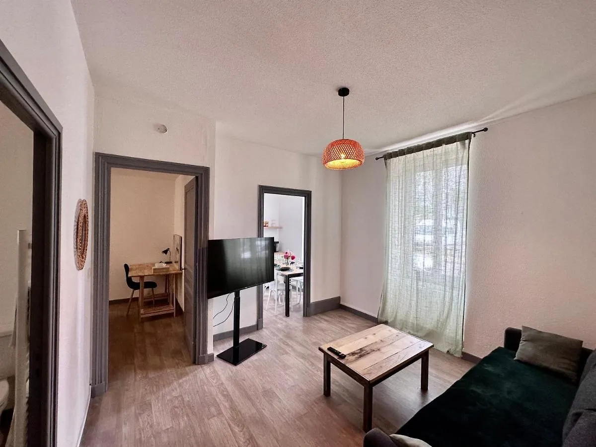 Parenthese Roanne Pierre Depierre Apartment