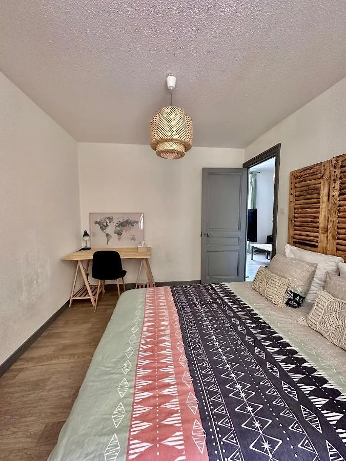 Parenthese Roanne Pierre Depierre Apartment