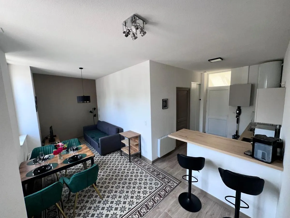 Parenthese Roanne Pierre Depierre Apartment