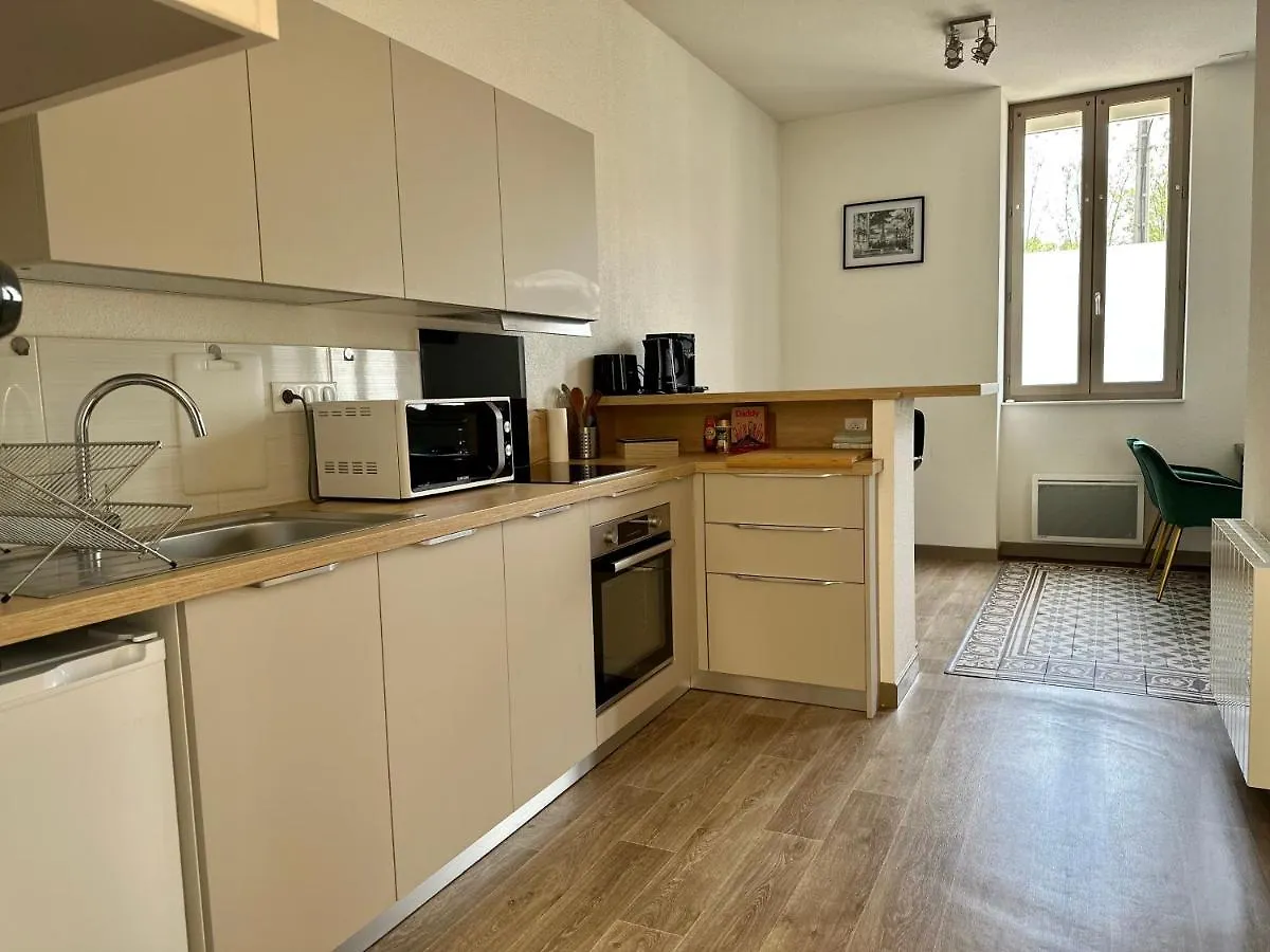 Parenthese Roanne Pierre Depierre Apartment