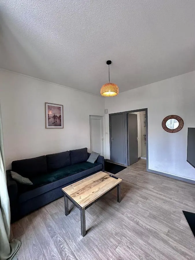 Parenthese Roanne Pierre Depierre Apartment