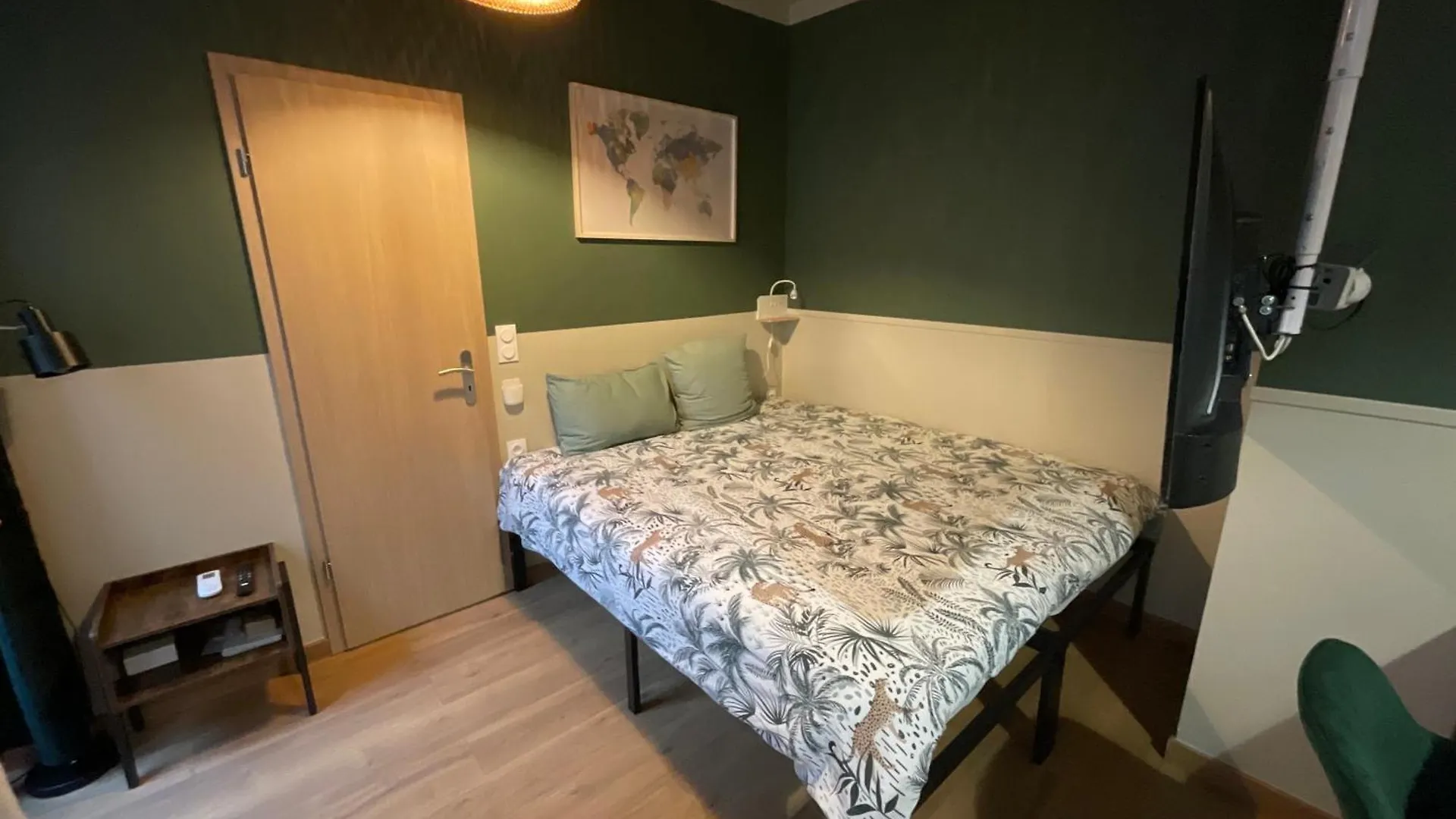 Parenthese Roanne Pierre Depierre Apartment
